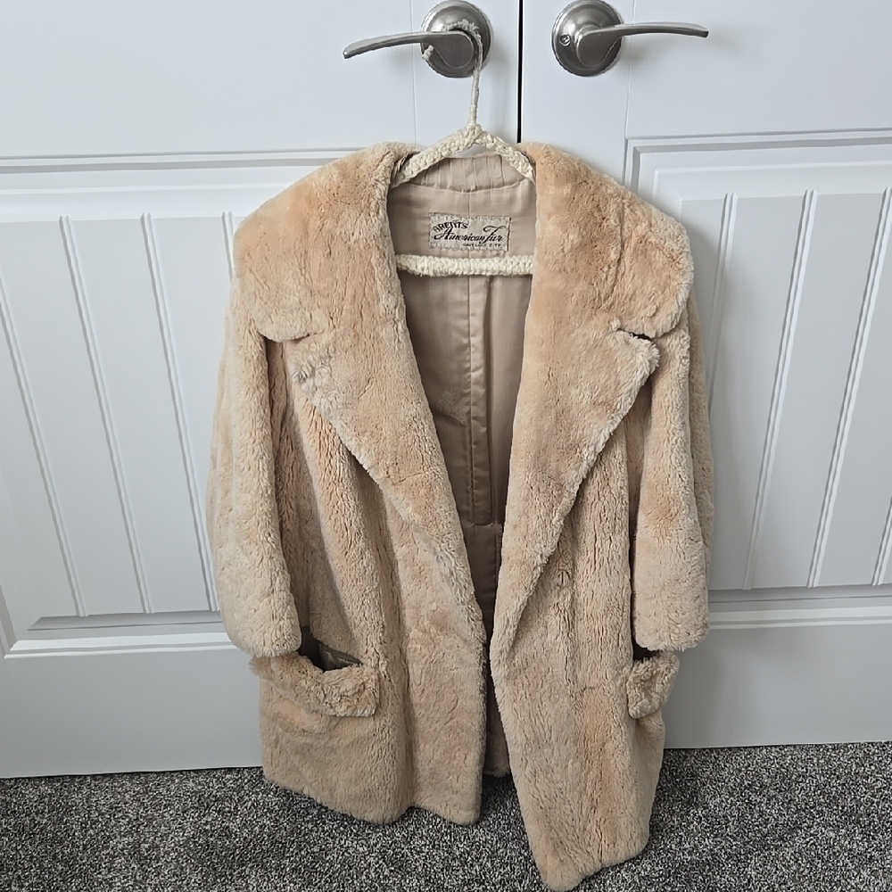 Genuine Fur Cream Teddy Jacket with Cozy Texture